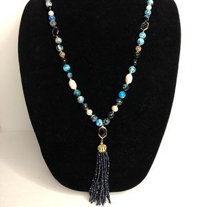 Natural stones with Freshwater Cultured pearl tass